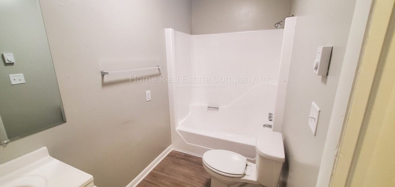 829 W 7th St #8 - Photo 7 of 10