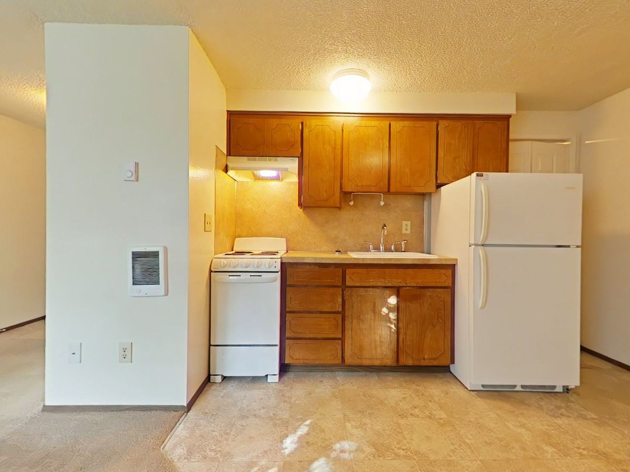327 Nw 12th St - Photo 2 of 8