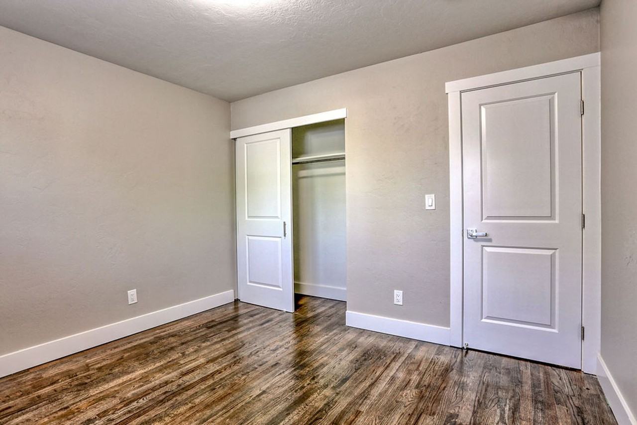 2823 Stanford Rd - Photo 2 of 31