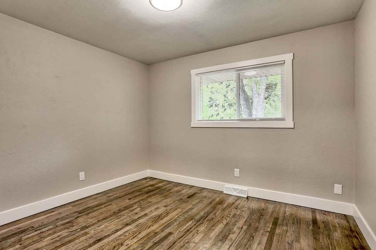 2823 Stanford Rd - Photo 3 of 30