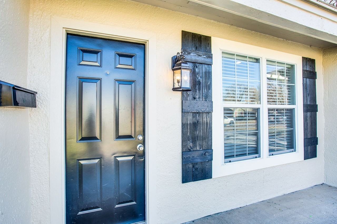 3103 30th St - Photo 3 of 22