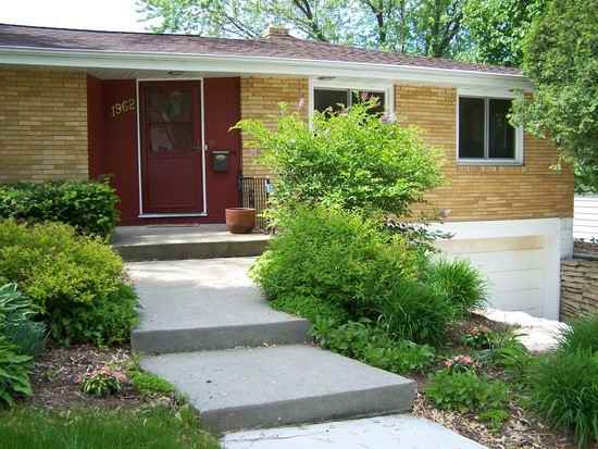 1962 Debra Ln - Photo 2 of 10