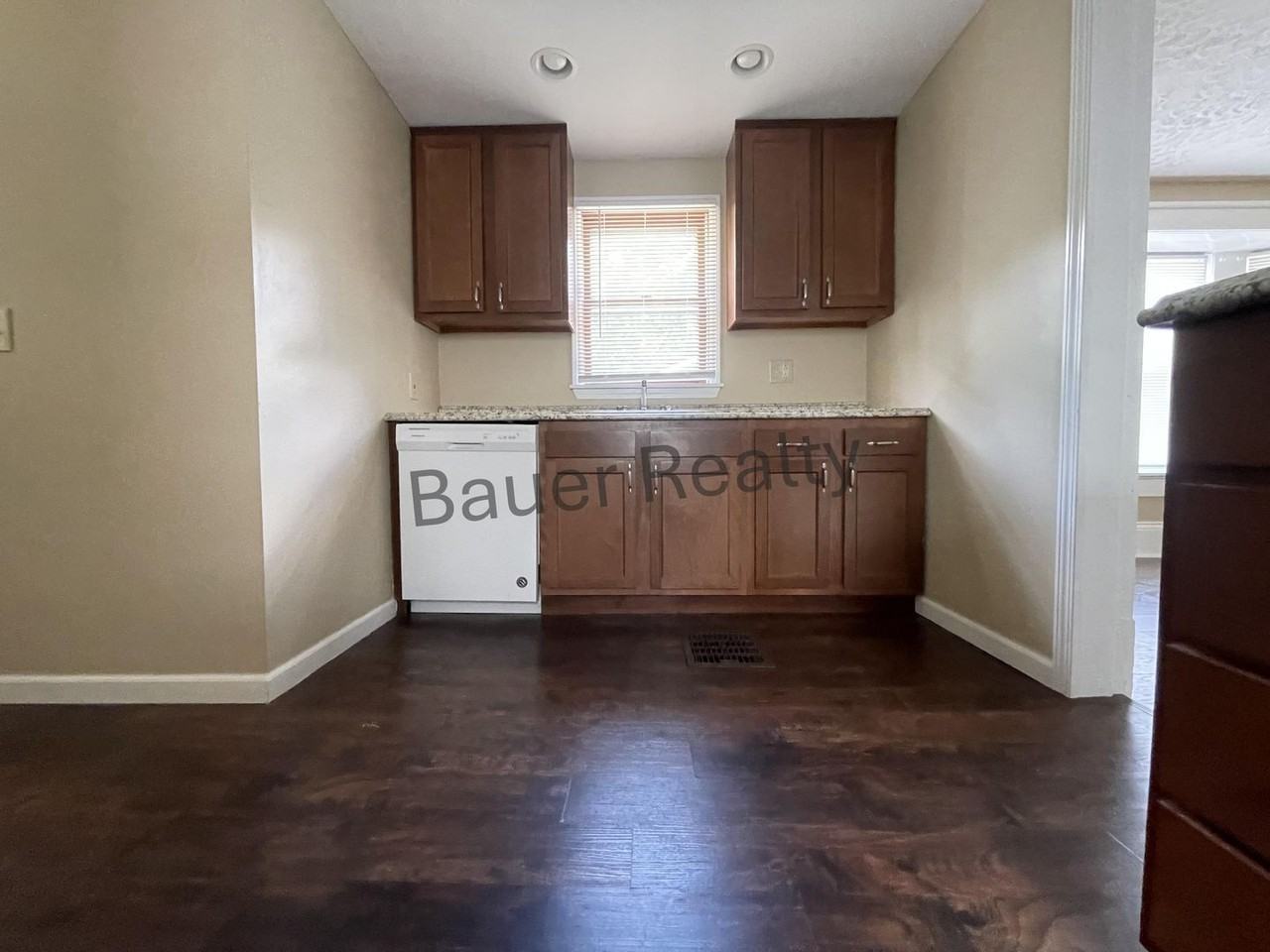 1036 Cottage St - Photo 7 of 19