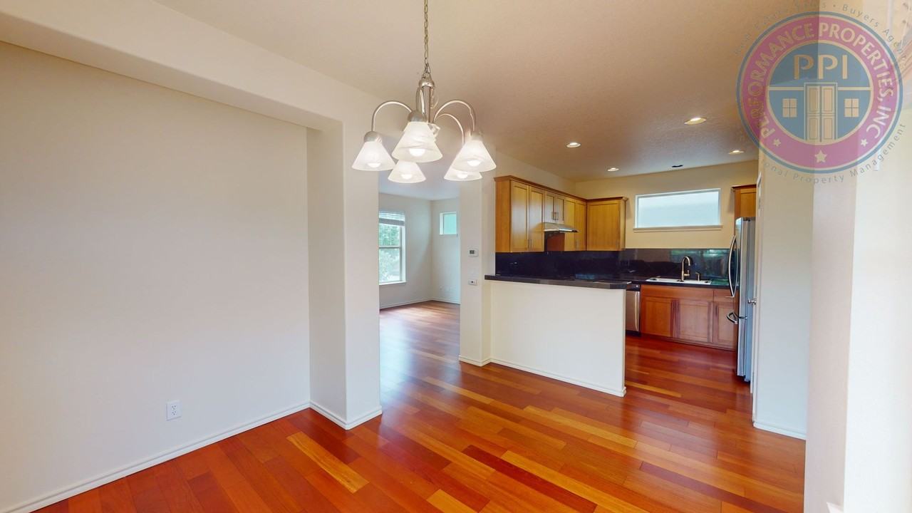 16733 Nw Milcliff St - Photo 7 of 38