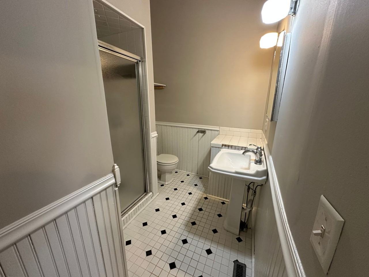 229 Wagner St - Photo 6 of 15