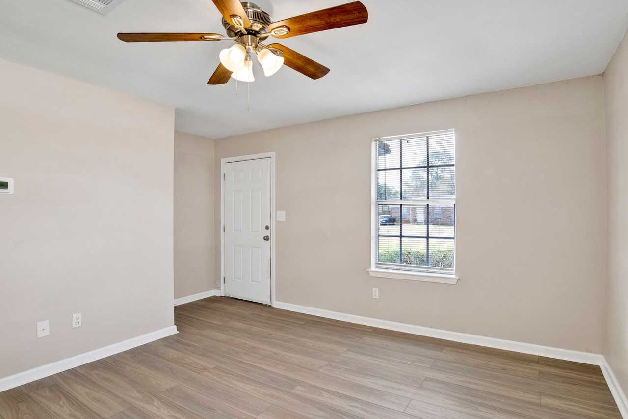 820 Calhoun Avenue #B - Photo 4 of 11