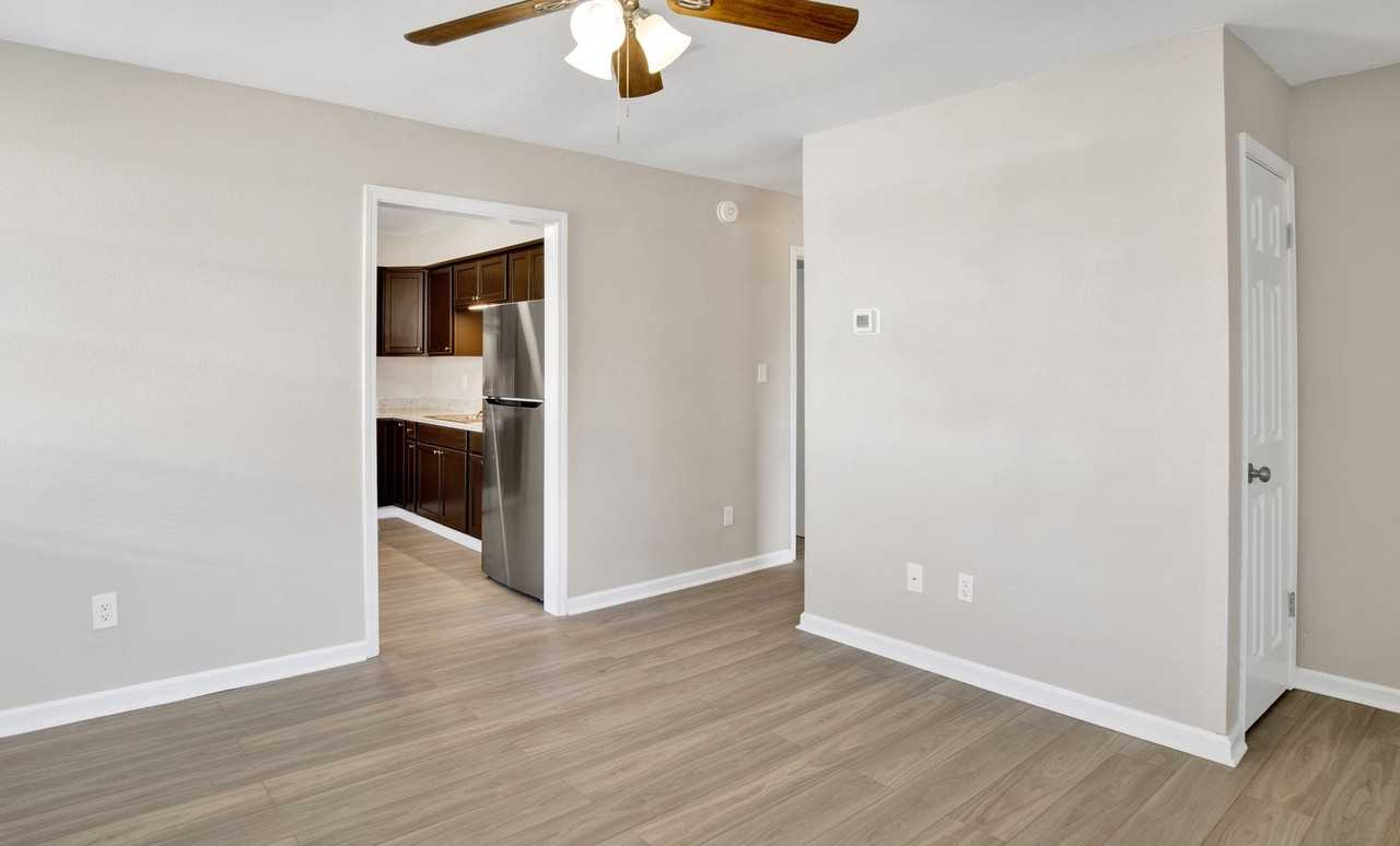 820 Calhoun Avenue #B - Photo 6 of 11