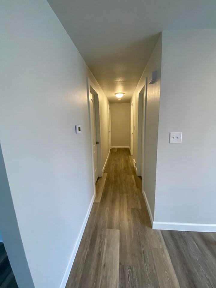 147 Viewpoint Rd - Photo 4 of 11