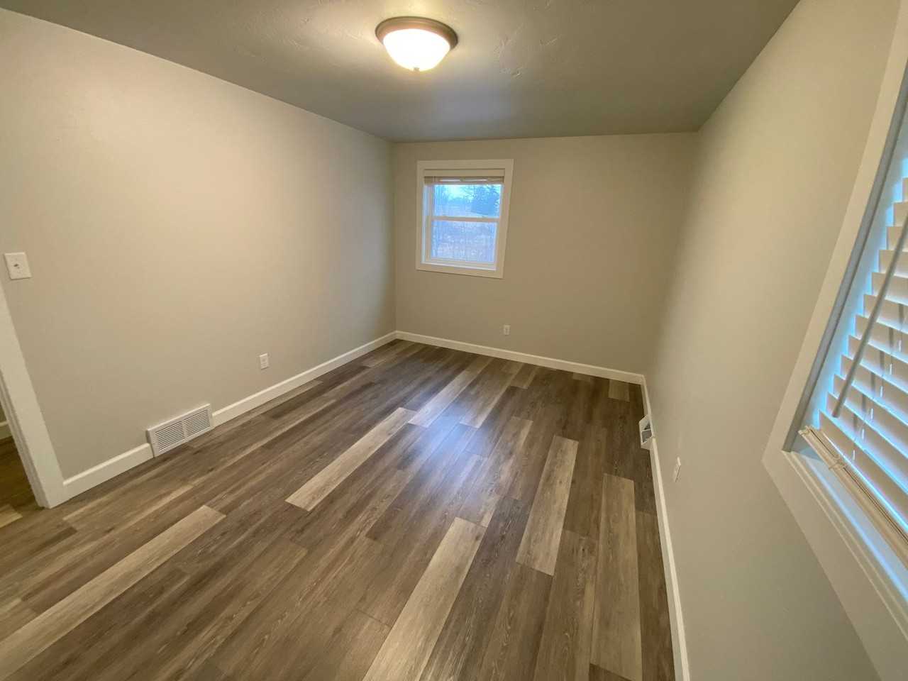 147 Viewpoint Rd - Photo 7 of 11