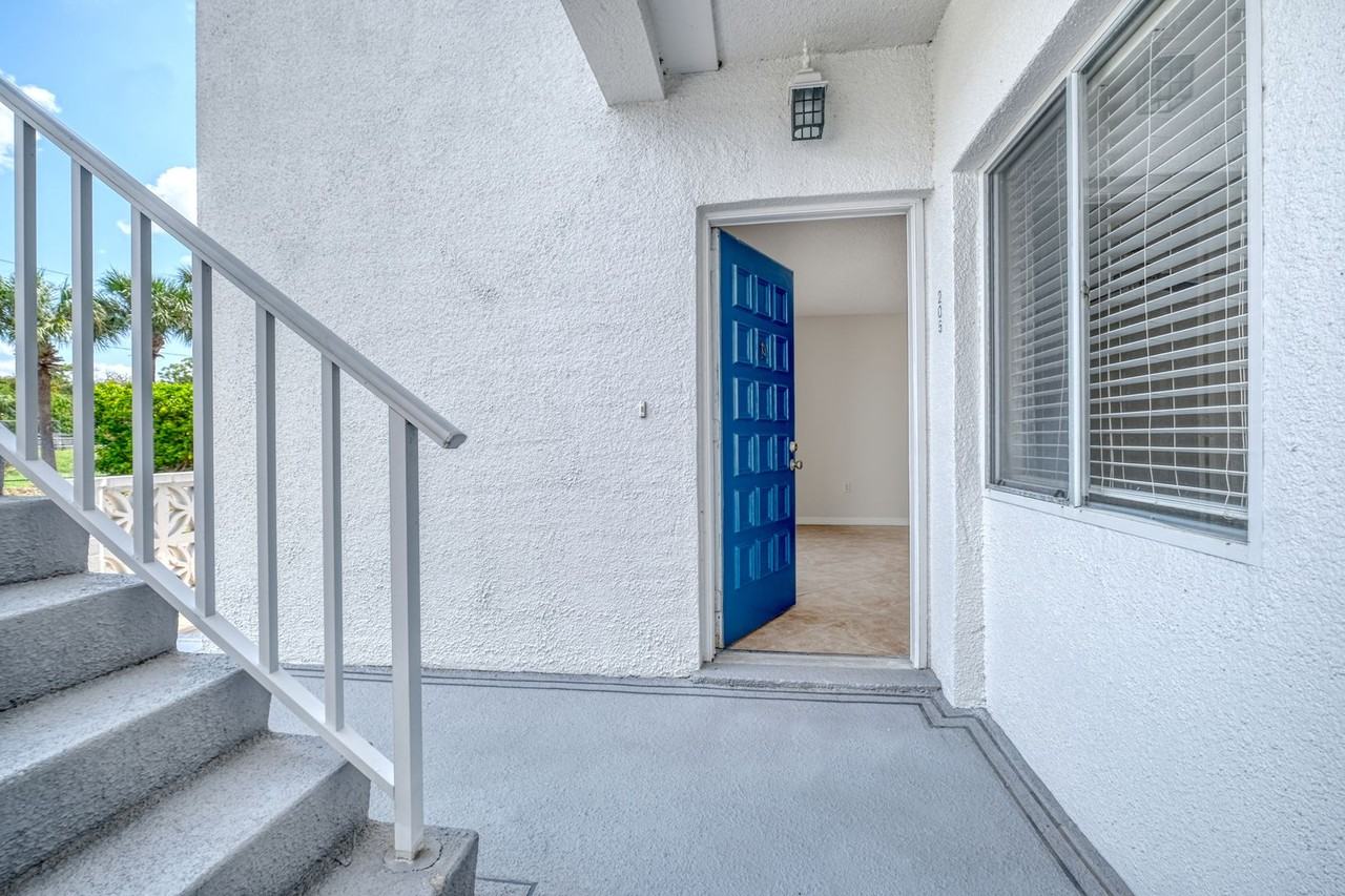 14800 Walsingham Road - Photo 4 of 50