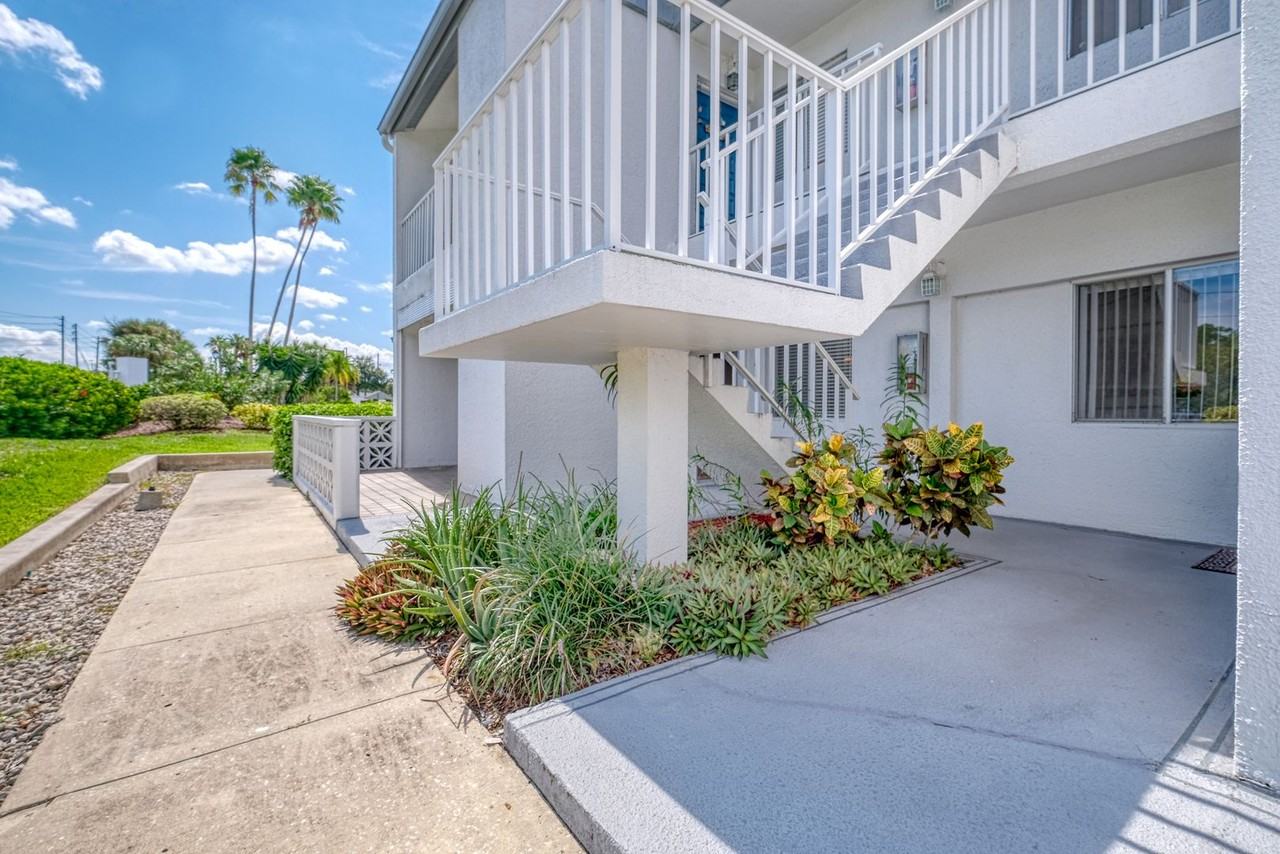 14800 Walsingham Road - Photo 6 of 50