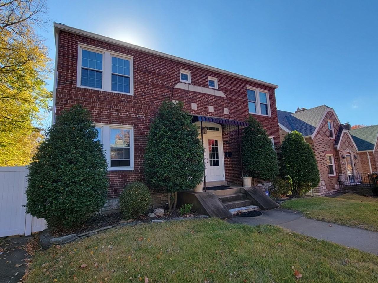 6700 Bancroft Ave - Photo 2 of 10