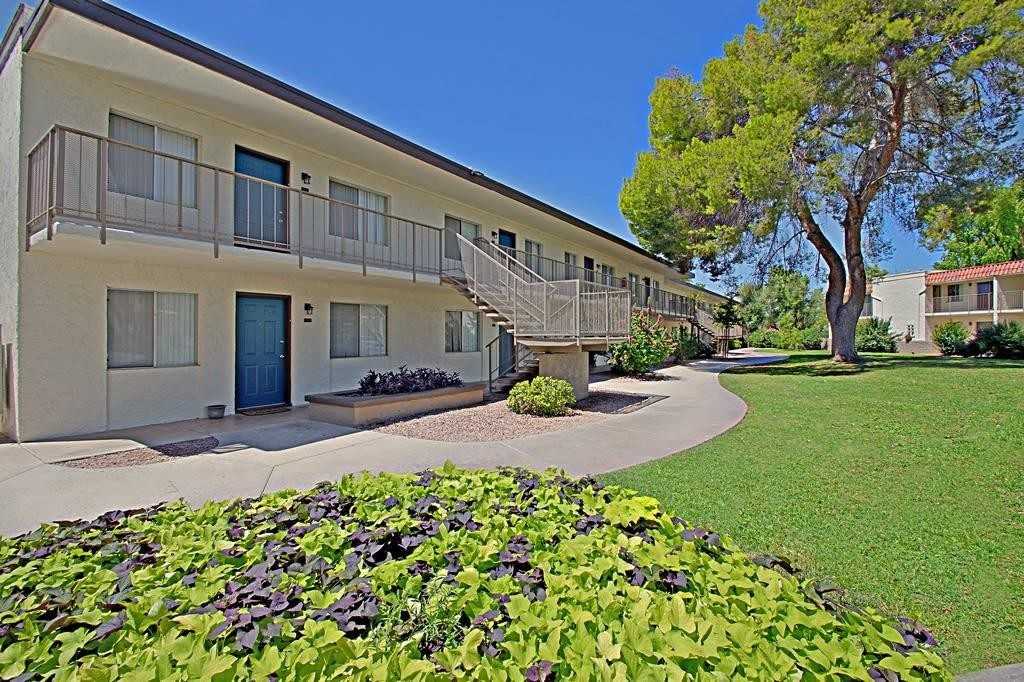 7440 E Thomas Rd - Photo 2 of 25