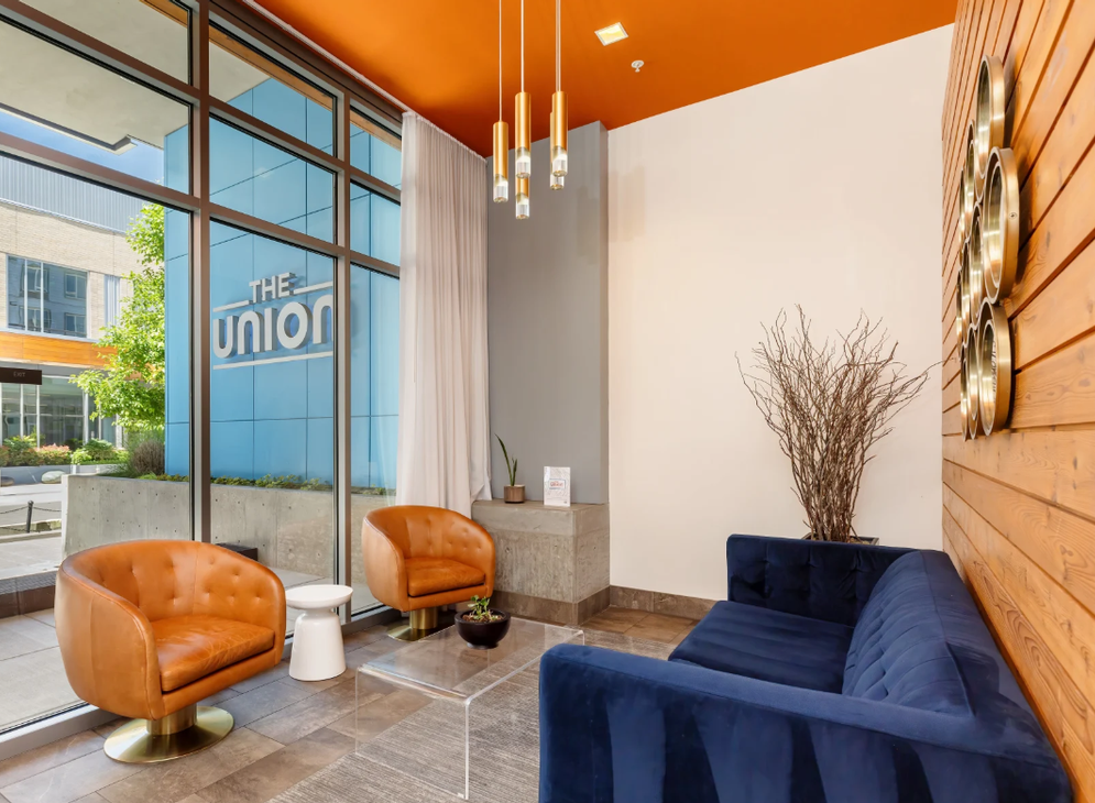 304 Ne Multnomah St - Photo 3 of 46