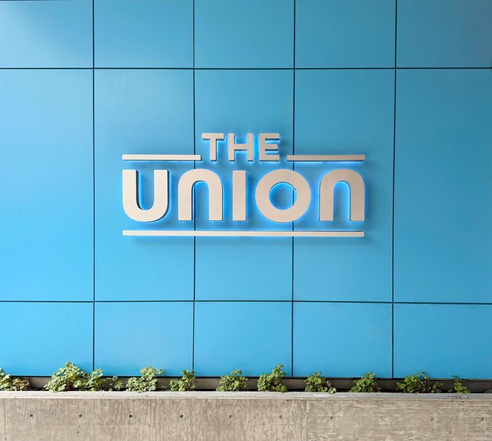 304 Ne Multnomah St - Photo 7 of 46