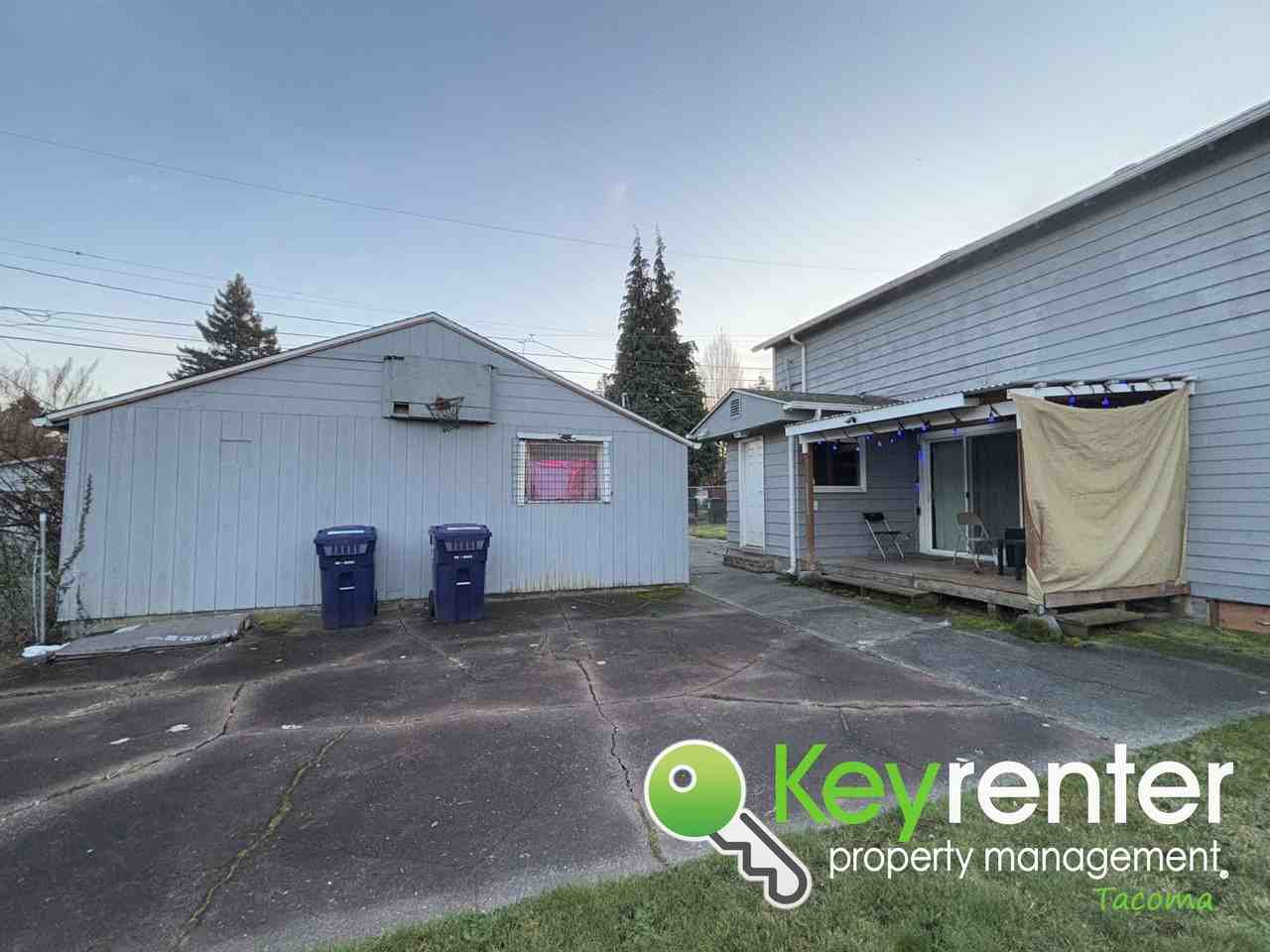 228 E 62nd St - Photo 5 of 6