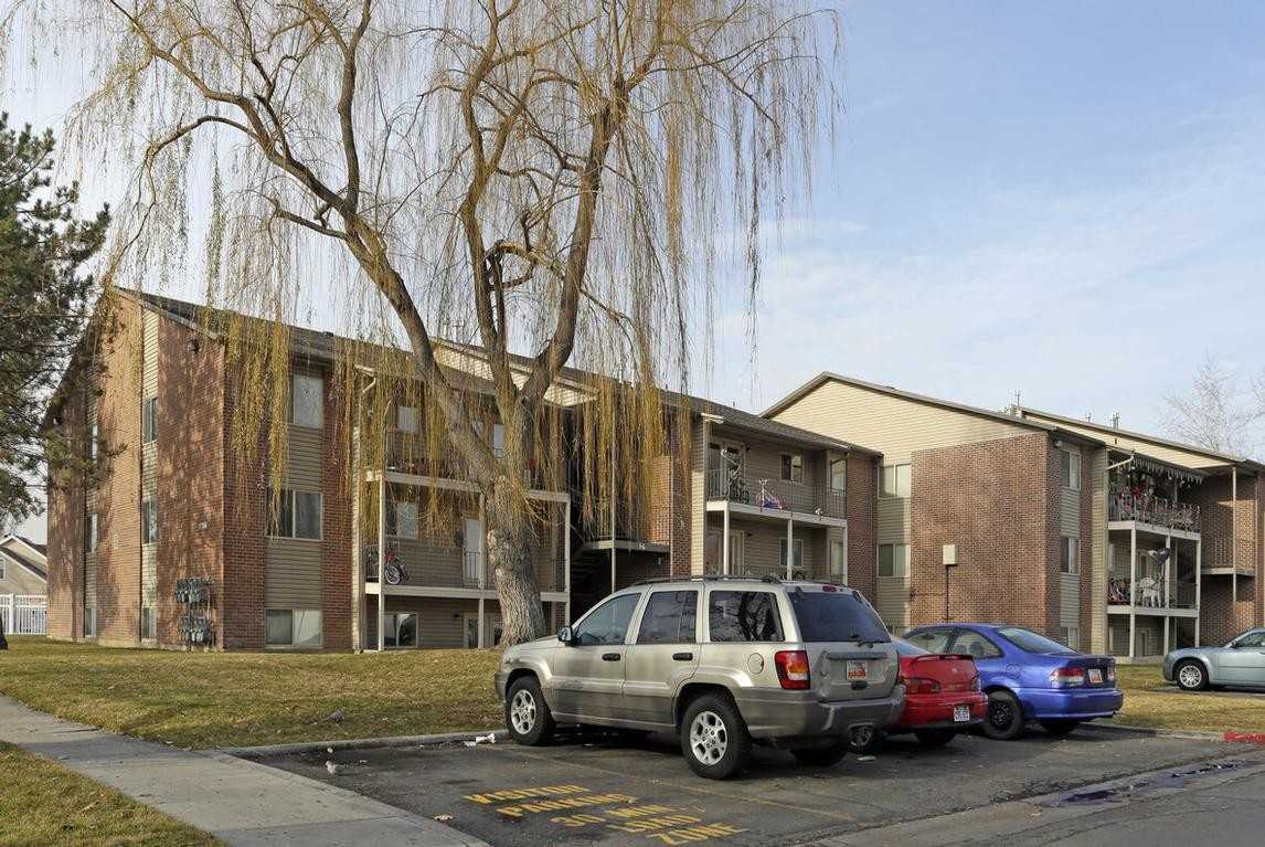 1754 W 1300 N - Photo 2 of 19