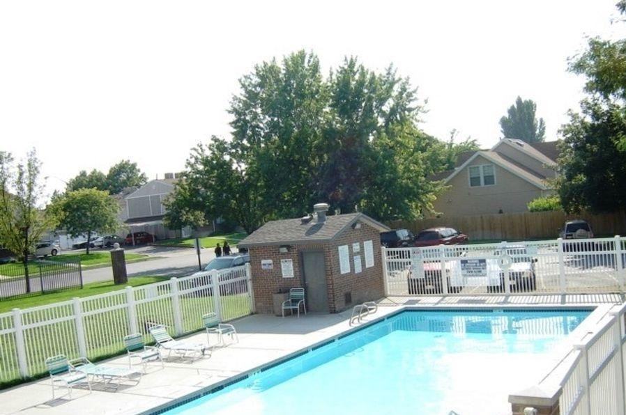 1754 W 1300 N - Photo 2 of 19