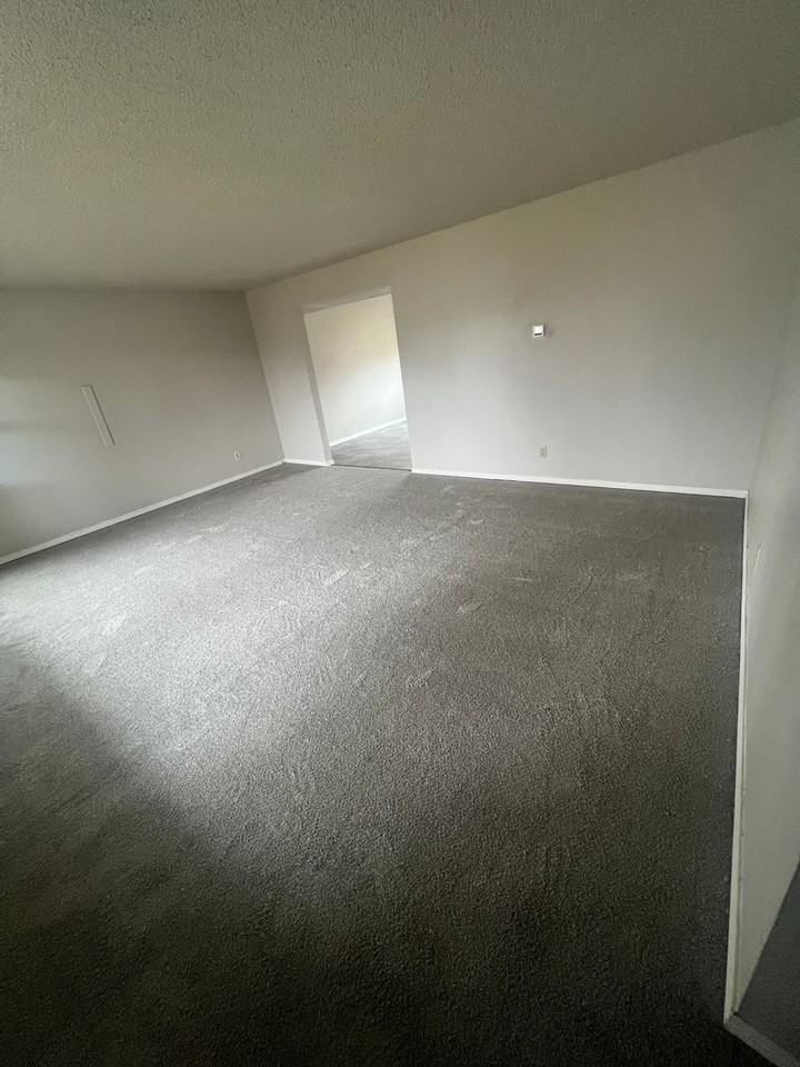 2135 Blue Jay Ln - Photo 2 of 14