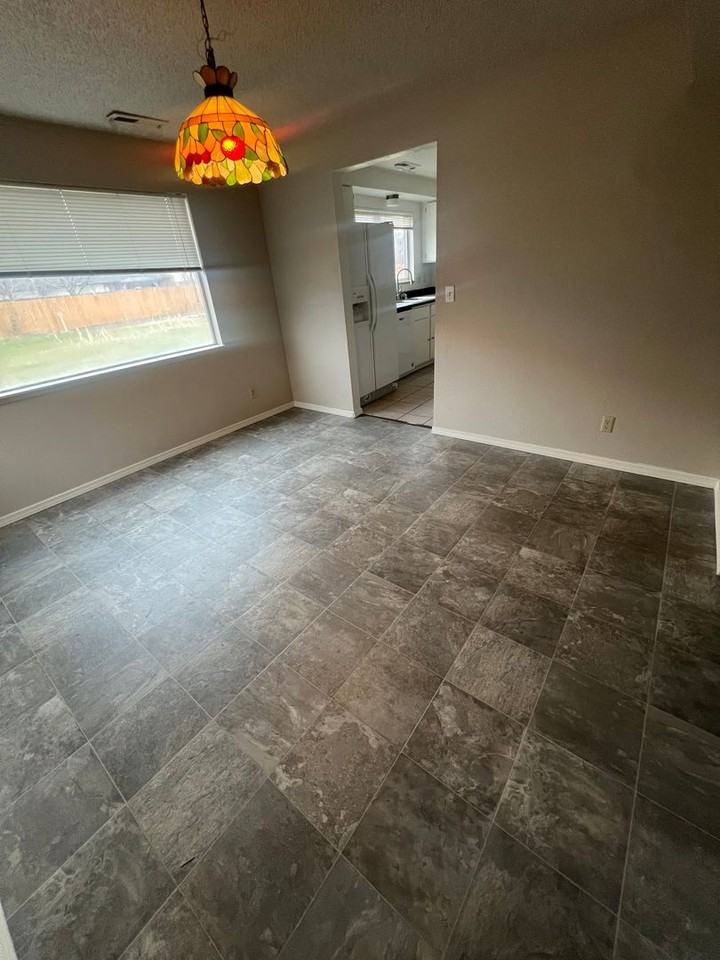 2135 Blue Jay Ln - Photo 3 of 14