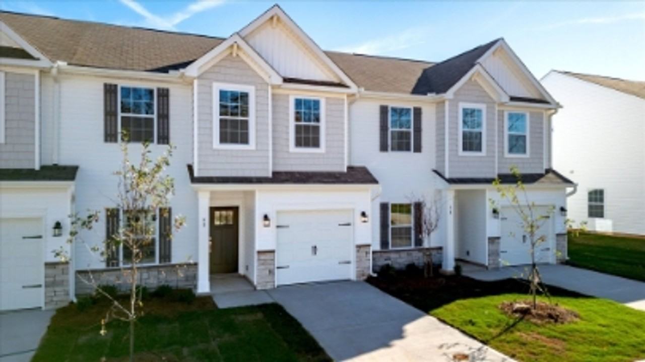 40 Fernhill Ln - Photo 3 of 28