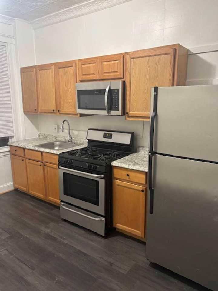 1612 Moreland Avenue - Photo 2 of 14