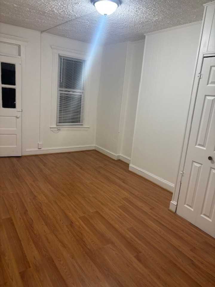 1612 Moreland Avenue - Photo 3 of 14