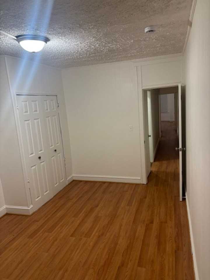 1612 Moreland Avenue - Photo 5 of 14