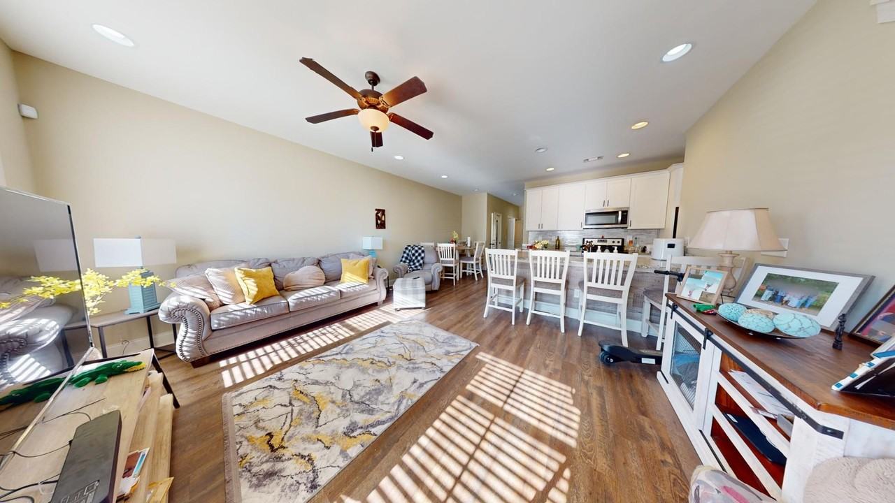 3855 Academy Dr - Photo 5 of 38