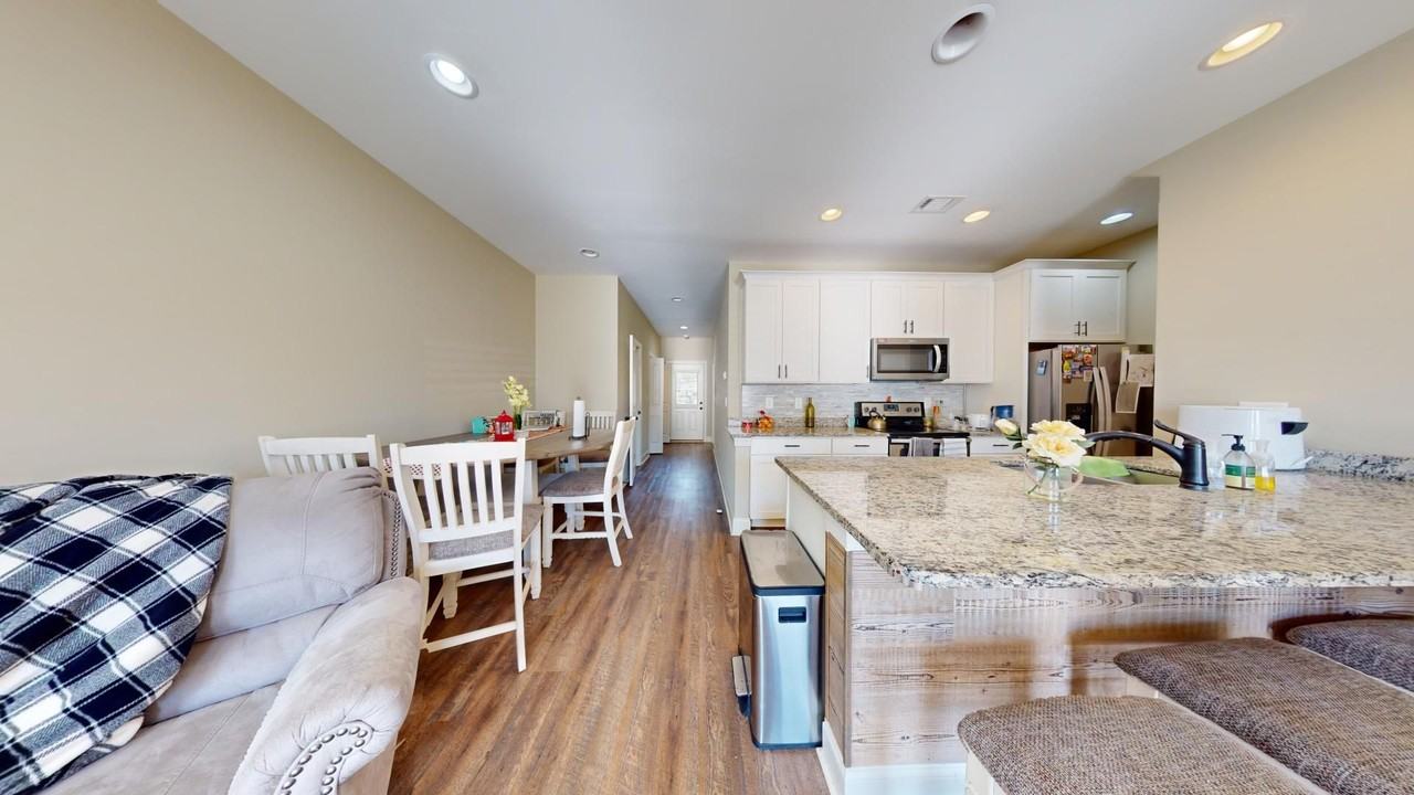 3855 Academy Dr - Photo 7 of 38