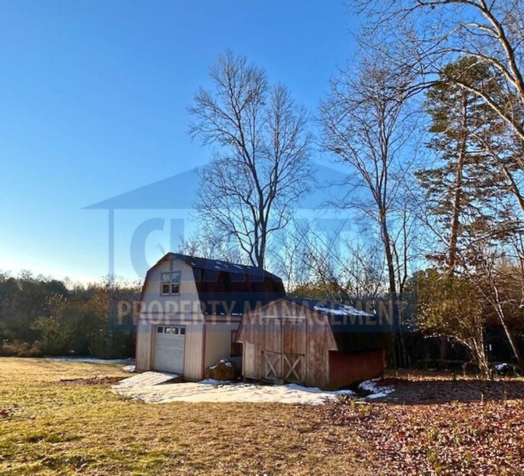 190 Marion Cir Se - Photo 3 of 19