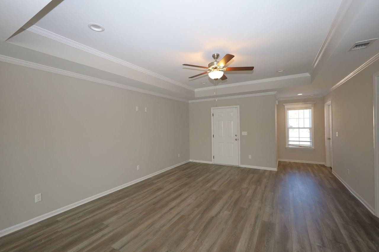 1709 Almond Tree Pl - Photo 2 of 10