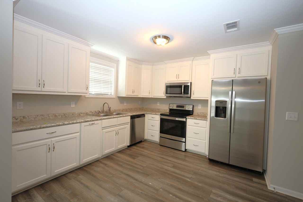 1709 Almond Tree Pl - Photo 4 of 10