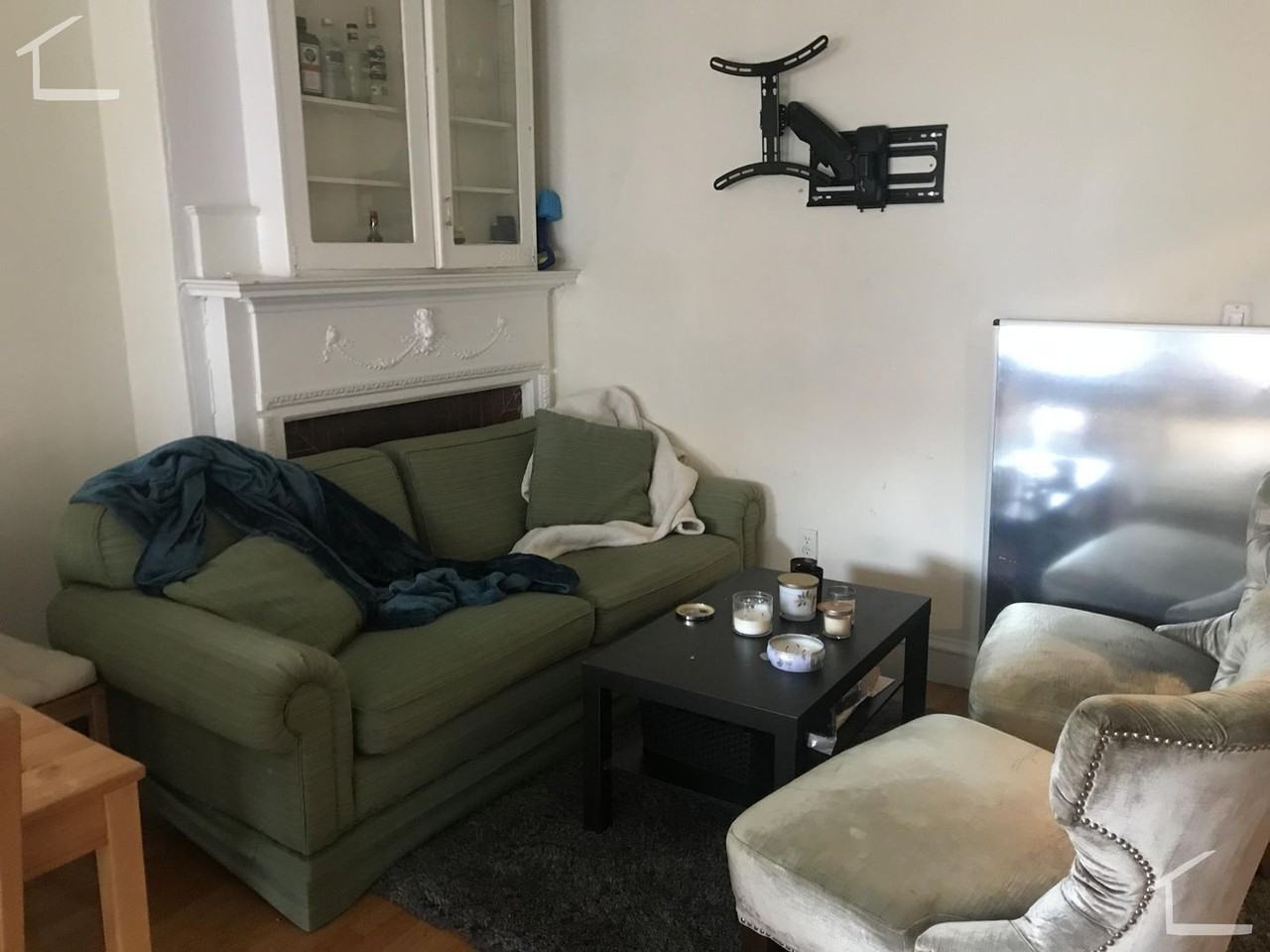 44 Bay State Road - Photo 5 of 9