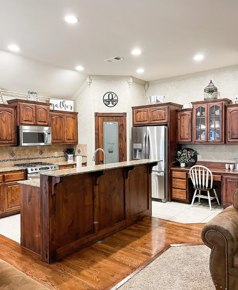 308 E Fargo St - Photo 7 of 29