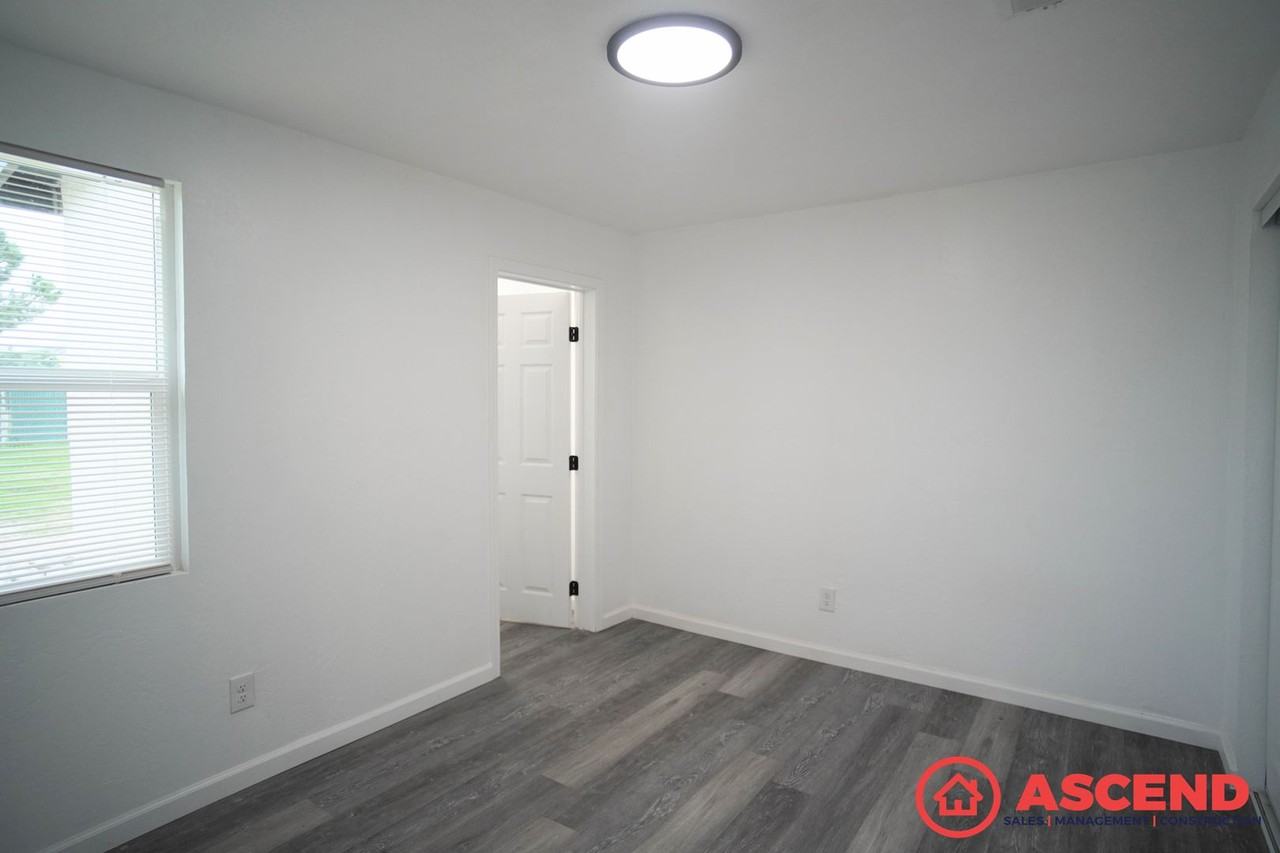 3119 Nord Ave - Photo 3 of 8