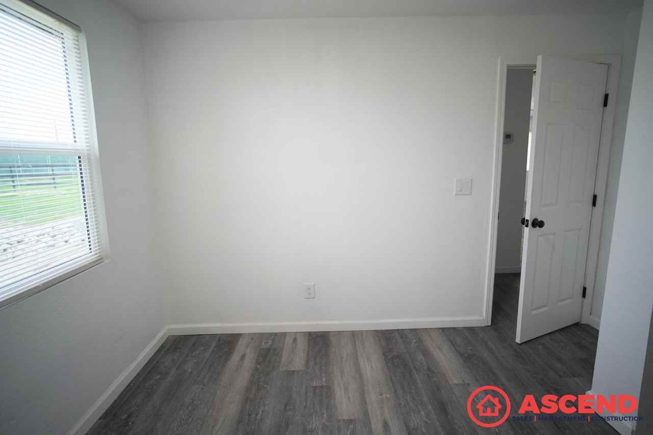 3119 Nord Ave - Photo 7 of 8