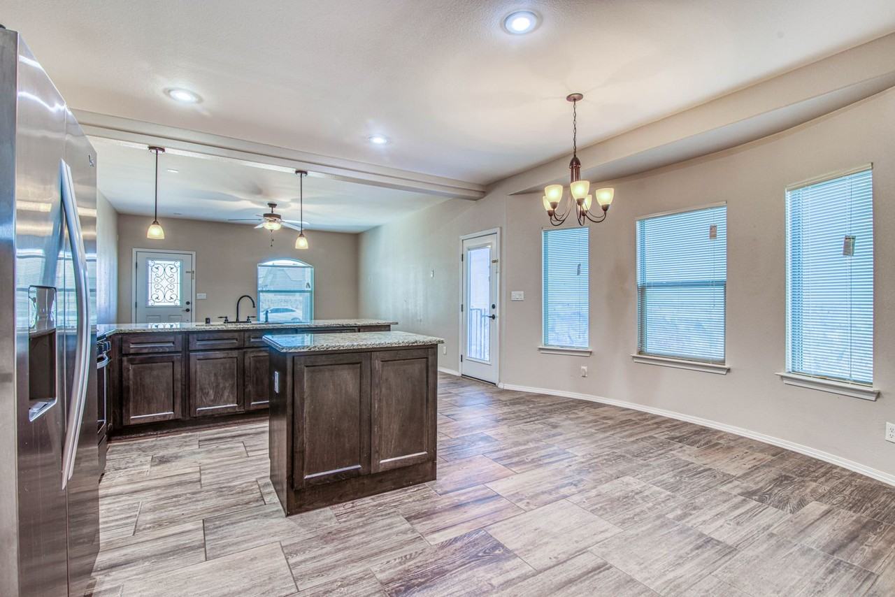 350 Aidan Gordon Cir - Photo 2 of 46