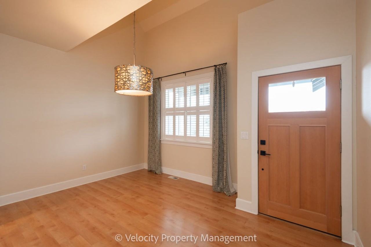 63466 Crestview Dr - Photo 3 of 30