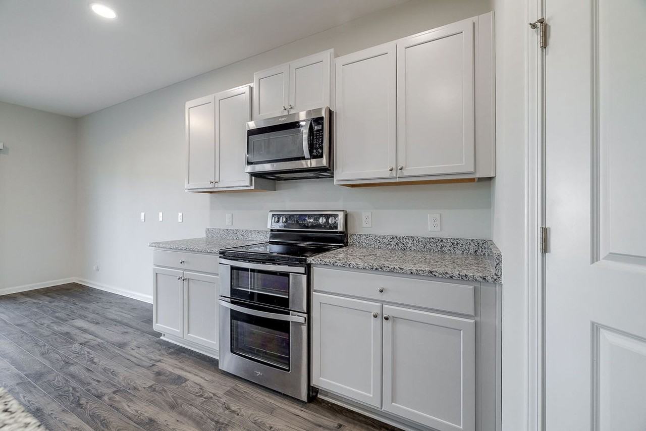 102 Spillway Ct - Photo 6 of 36