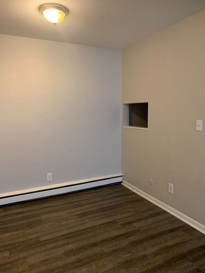 2036 Wayne Ave #E - Photo 5 of 19