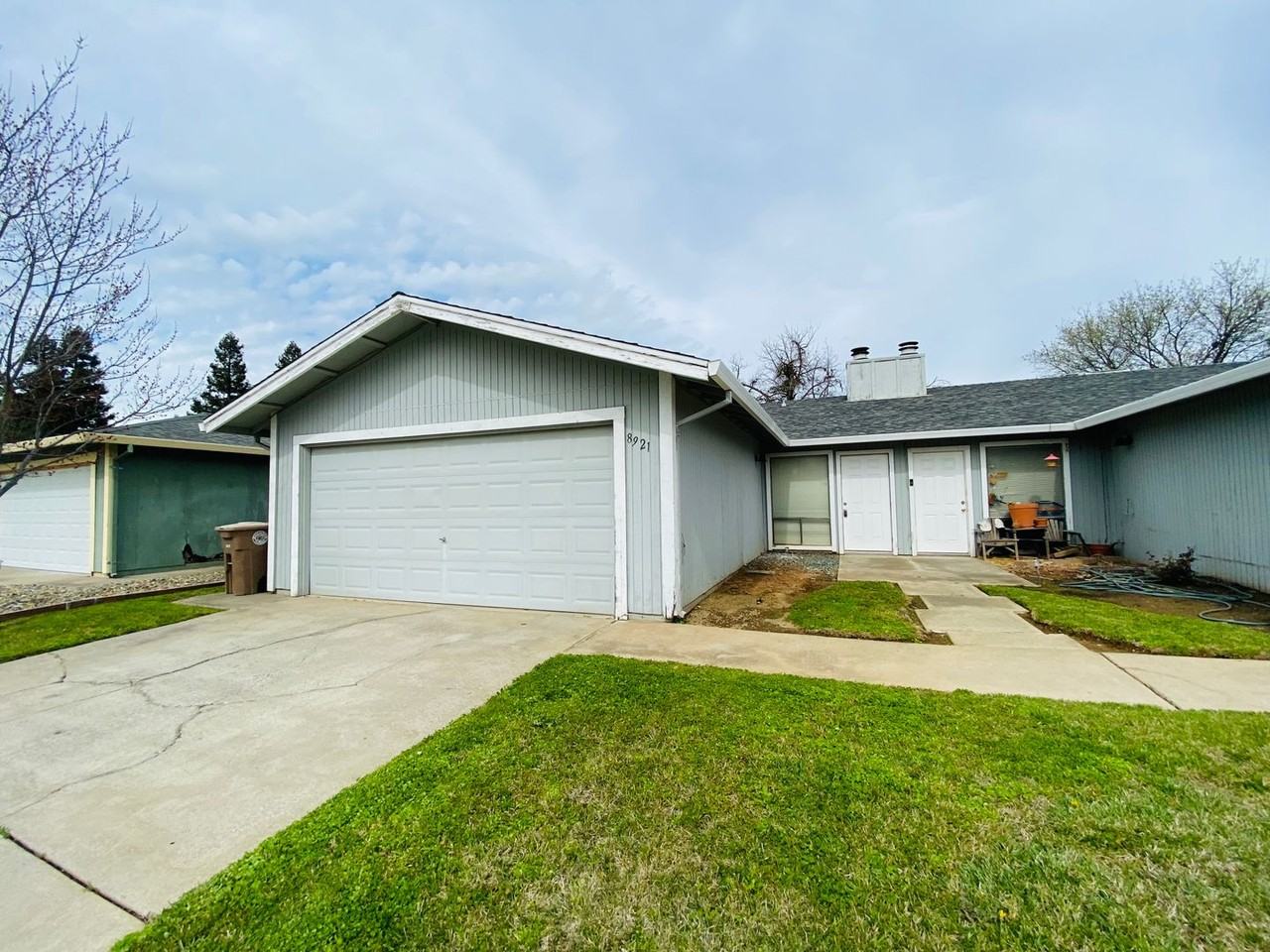 8921 La Haya Dr - Photo 3 of 26