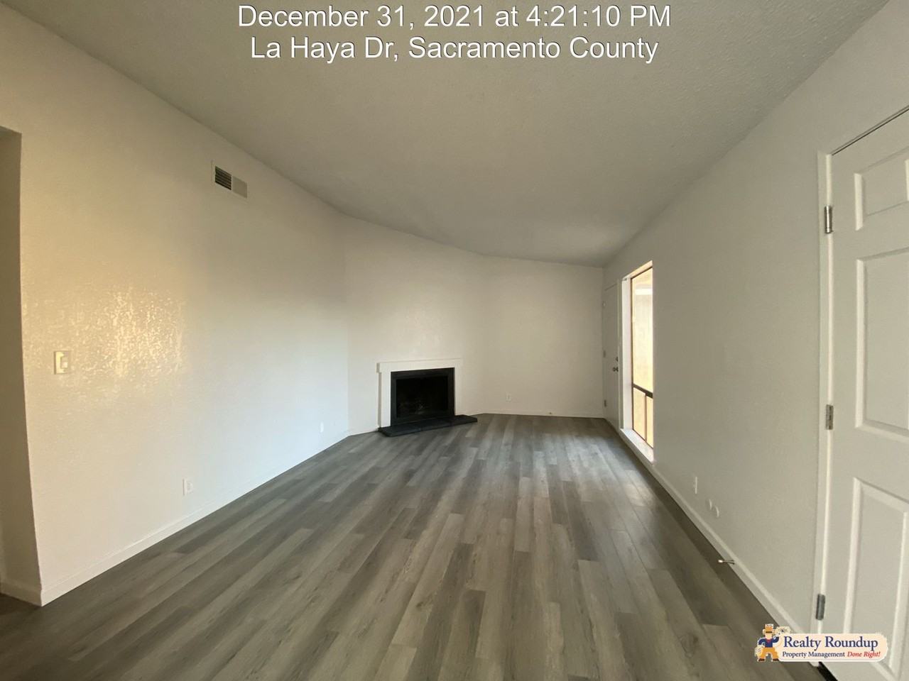 8921 La Haya Dr - Photo 5 of 26