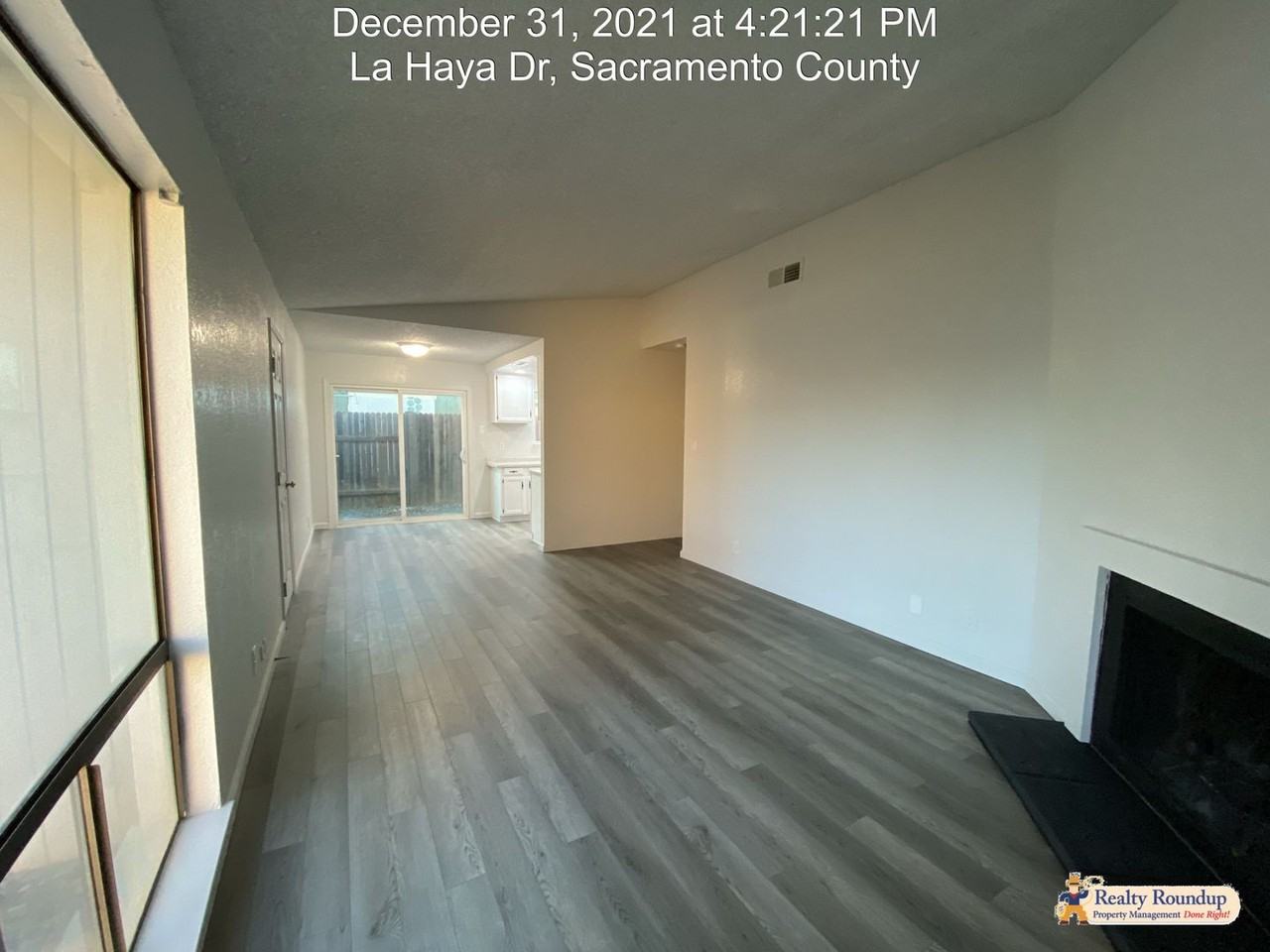 8921 La Haya Dr - Photo 6 of 26