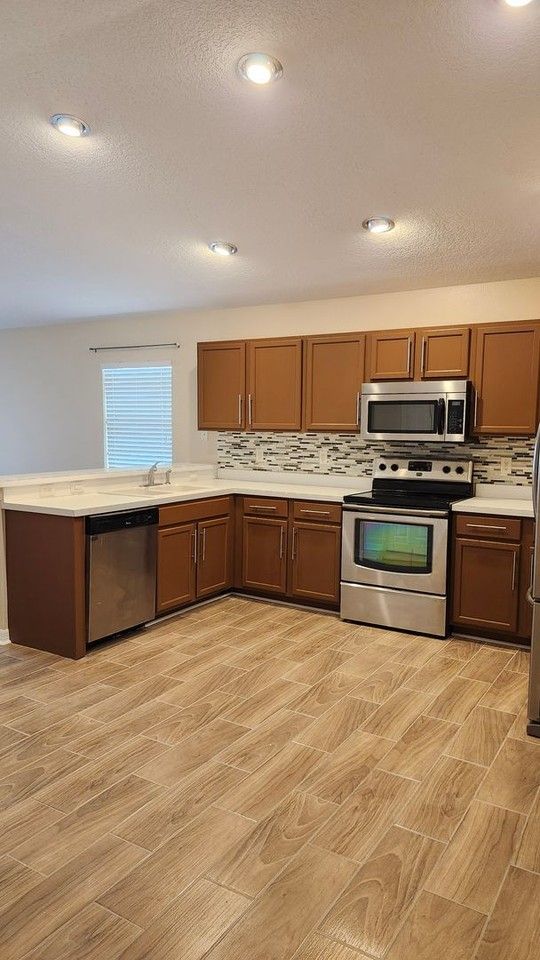 7955 Carriage Pointe Dr - Photo 3 of 16