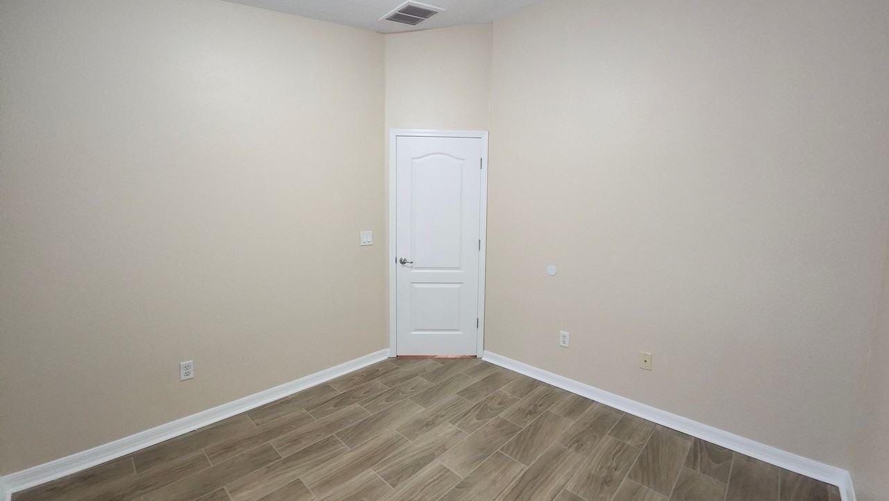 7955 Carriage Pointe Dr - Photo 6 of 16