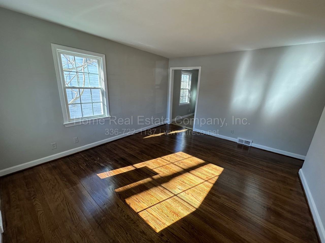 1013 Charles St - Photo 2 of 9