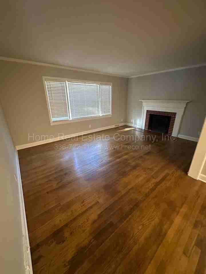 348 Pennsylvania Ave - Photo 2 of 15