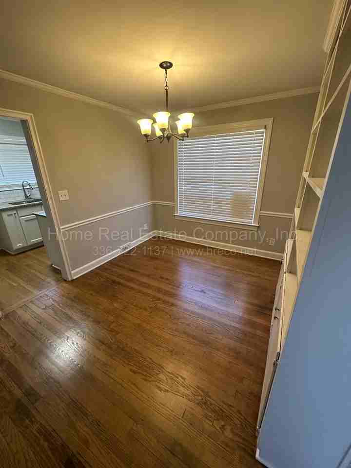 348 Pennsylvania Ave - Photo 3 of 15