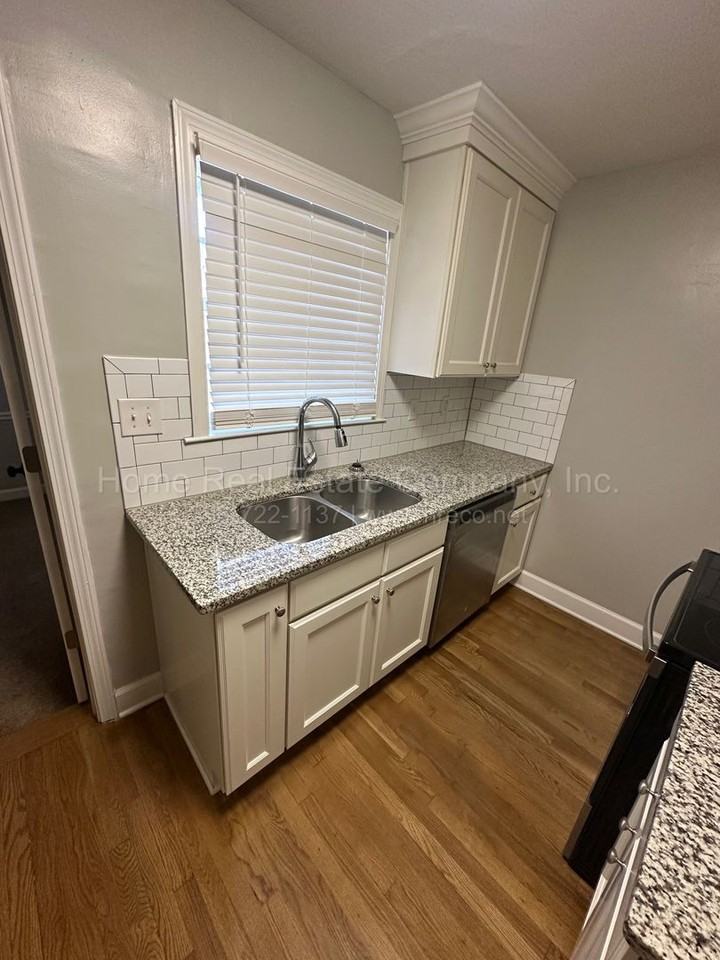 348 Pennsylvania Ave - Photo 5 of 16
